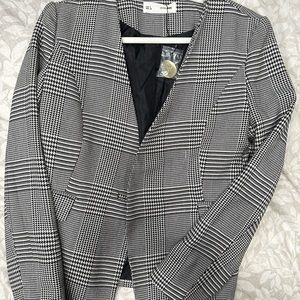 Black and white basic blazer